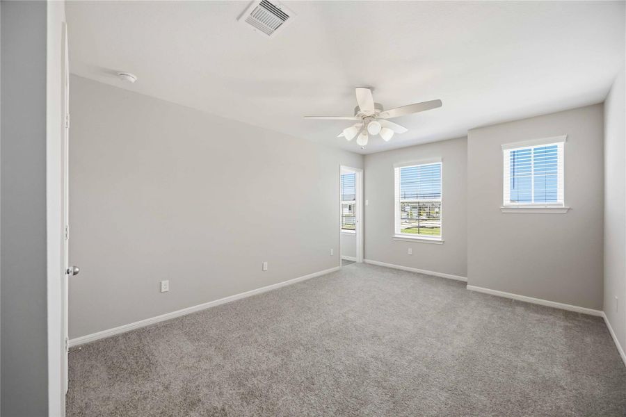 Spacious, unfurnished interior of a new home in , Houston (Image 19).