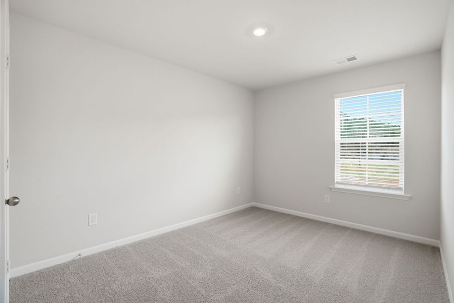 Spacious, unfurnished interior of a new home in Towns at Lake Greenwood, Greenwood (Image 19).