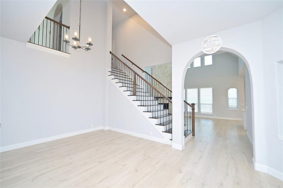 Spacious, unfurnished interior of a new home in Coyote Crossing, Godley (Image 18).