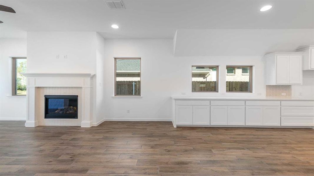 Spacious, unfurnished interior of a new home in Avondale 40', Fate (Image 20). Spacious, unfurnished interior of a new home in Avondale 40', Fate (Image 20).