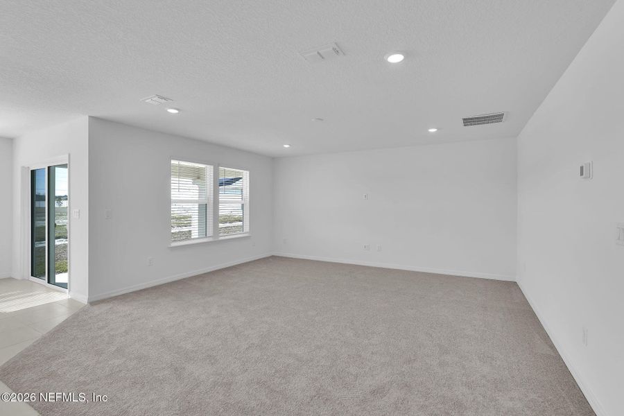 Spacious, unfurnished interior of a new home in Wells Landing, Jacksonville (Image 23).