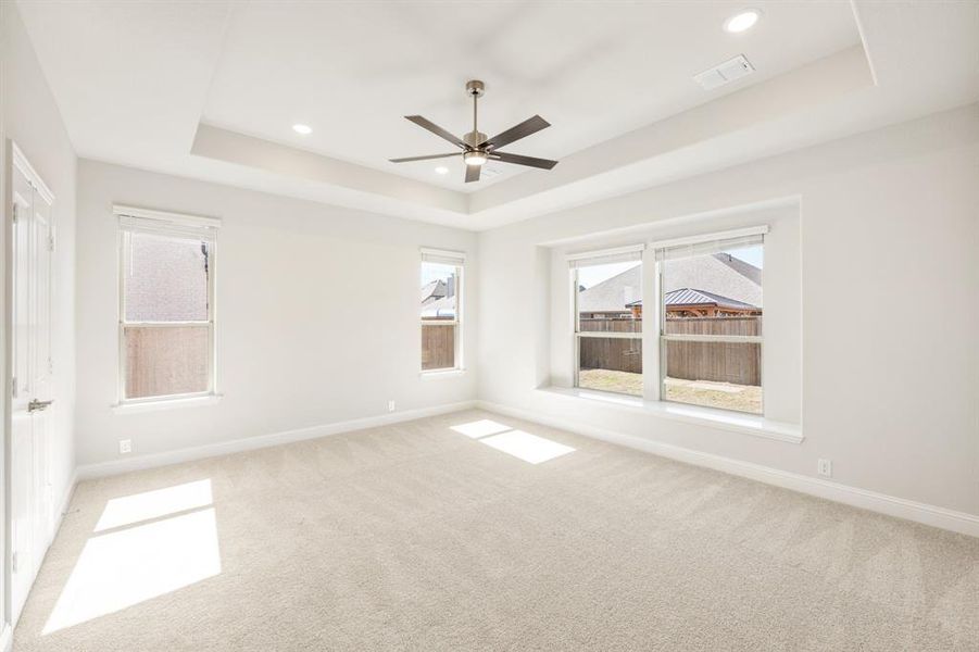 Spacious, unfurnished interior of a new home in Somerset, Mansfield (Image 30).