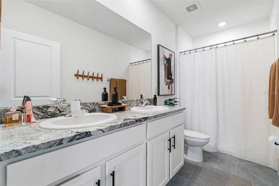 Furnished interior view inside a new home in , Land O' Lakes (Image 39).