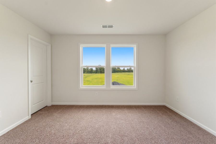 Spacious, unfurnished interior of a new home in Dove Hollow, Chesnee (Image 33).