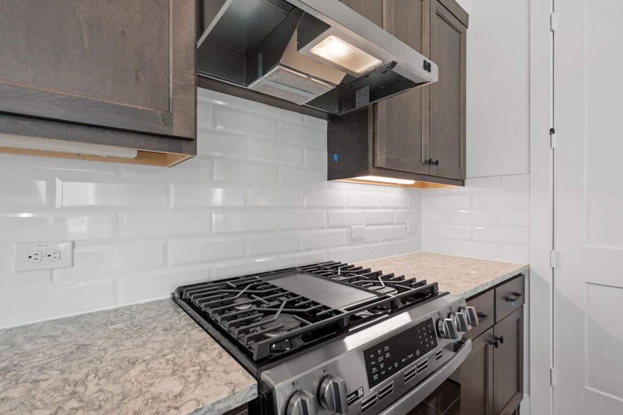 Close-up of interior finishes inside a home in Riceland, Mont Belvieu (Image 13).