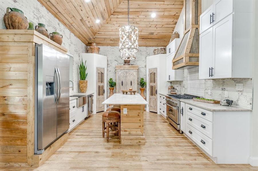 Furnished interior view inside a new home in , Weatherford (Image 15).