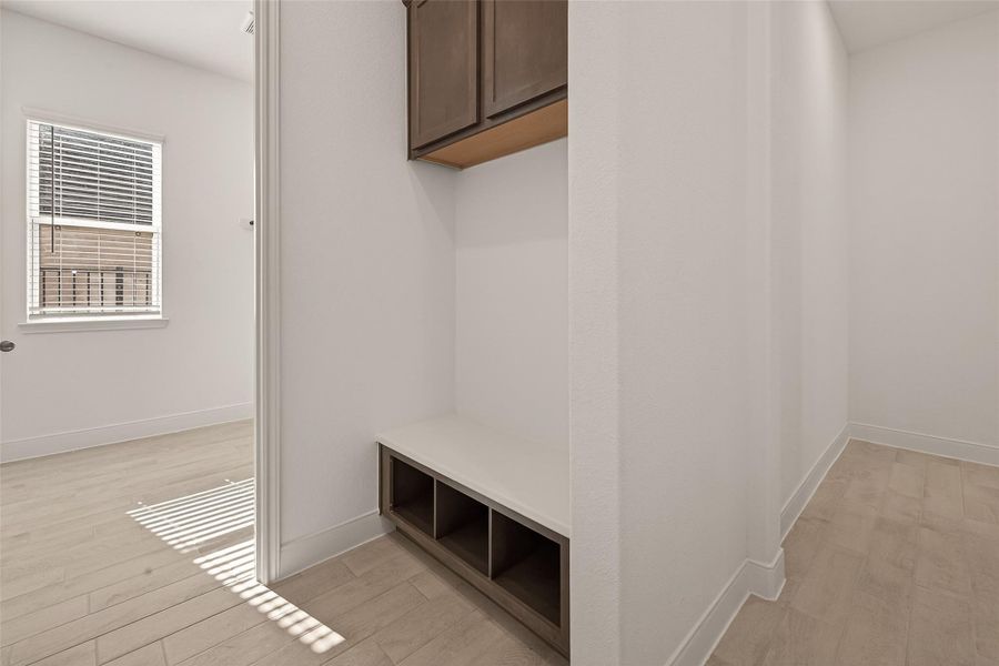 Spacious, unfurnished interior of a new home in Lago Mar, Texas City (Image 28).