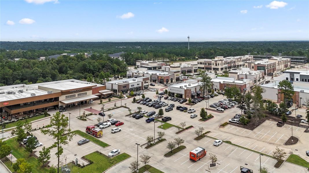 Welcome to Pine Market! Only a golf cart away from premium grocery, shopping, dining, recreation and more! Welcome to Pine Market! Only a golf cart away from premium grocery, shopping, dining, recreation and more!