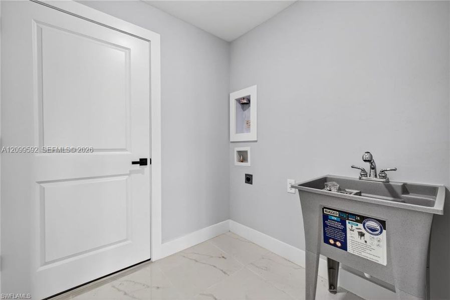 Furnished interior view inside a new home in , Lehigh Acres (Image 8).