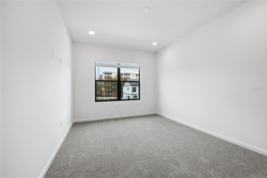 Spacious, unfurnished interior of a new home in Paradiso Grande Resort, Orlando (Image 20).