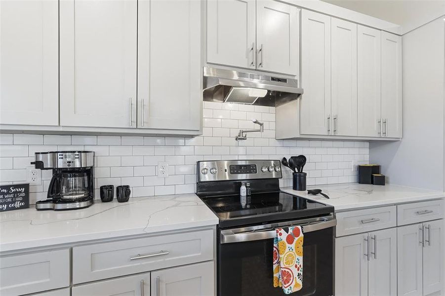 Furnished interior view inside a new home in , Gun Barrel City (Image 17).