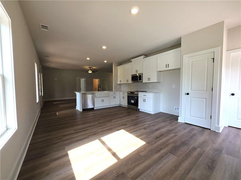 Spacious, unfurnished interior of a new home in , Dallas (Image 14). Spacious, unfurnished interior of a new home in , Dallas (Image 14).
