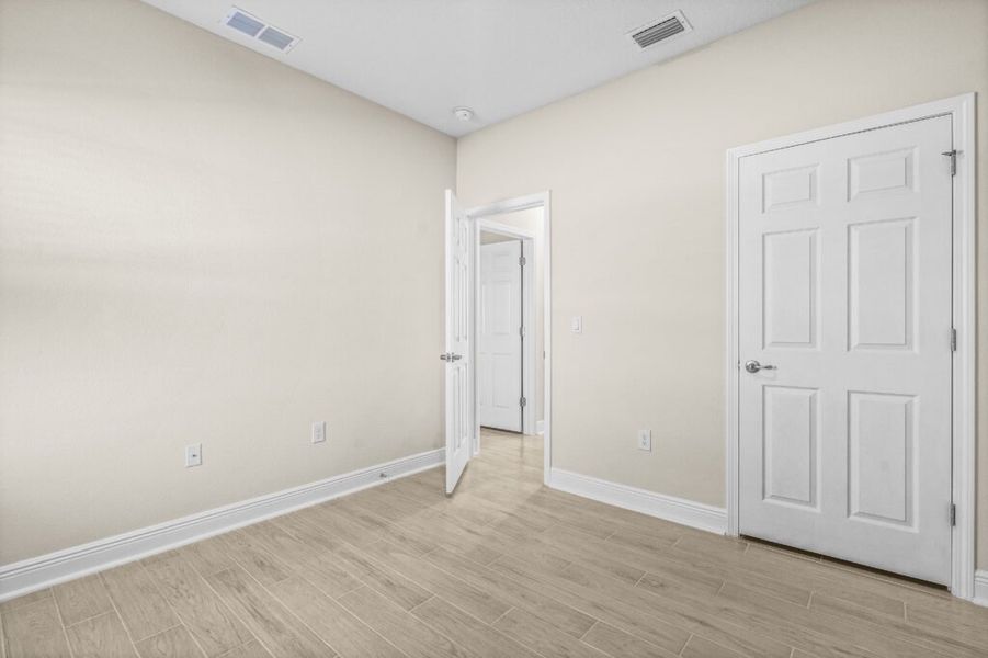 Spacious, unfurnished interior of a new home in Lake Merial, Panama City (Image 17).