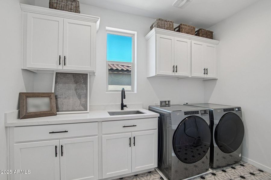 25-web-or-mls-E Waller Ln-S2611-025