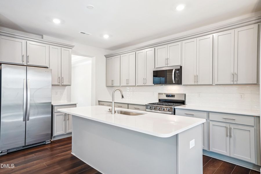 Badin - RAL 32 - interiors-kitchen-_dsc1