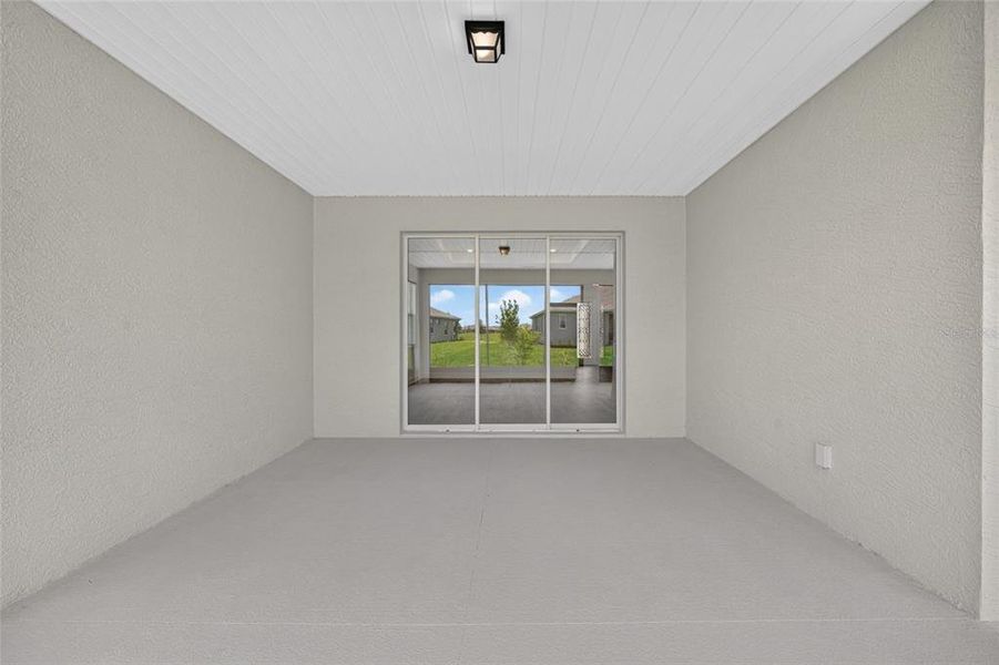 Spacious, unfurnished interior of a new home in , Ocala (Image 22).