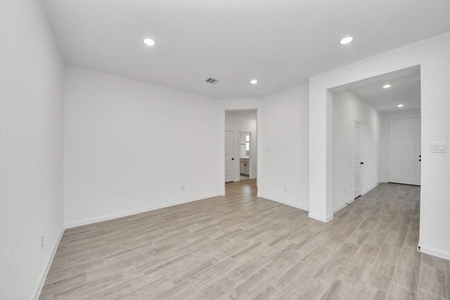 Spacious, unfurnished interior of a new home in , Katy (Image 20).