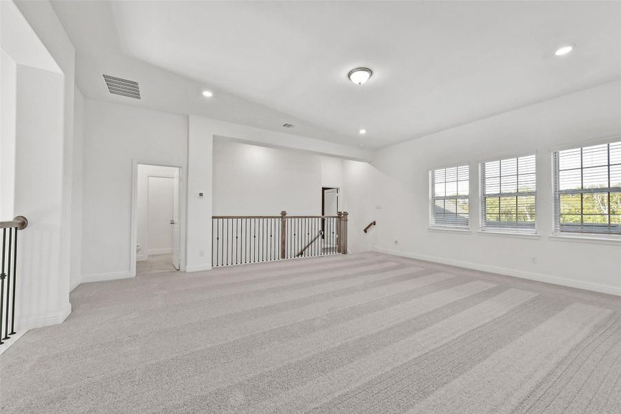 Spacious, unfurnished interior of a new home in , Manvel (Image 32).