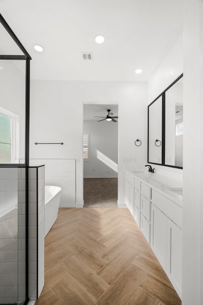 Image 39 representing the Torrey Pines 4BDR by LEH. Homes in Painted Sky, El Paso, TX. Image 39 representing the Torrey Pines 4BDR by LEH. Homes in Painted Sky, El Paso, TX.