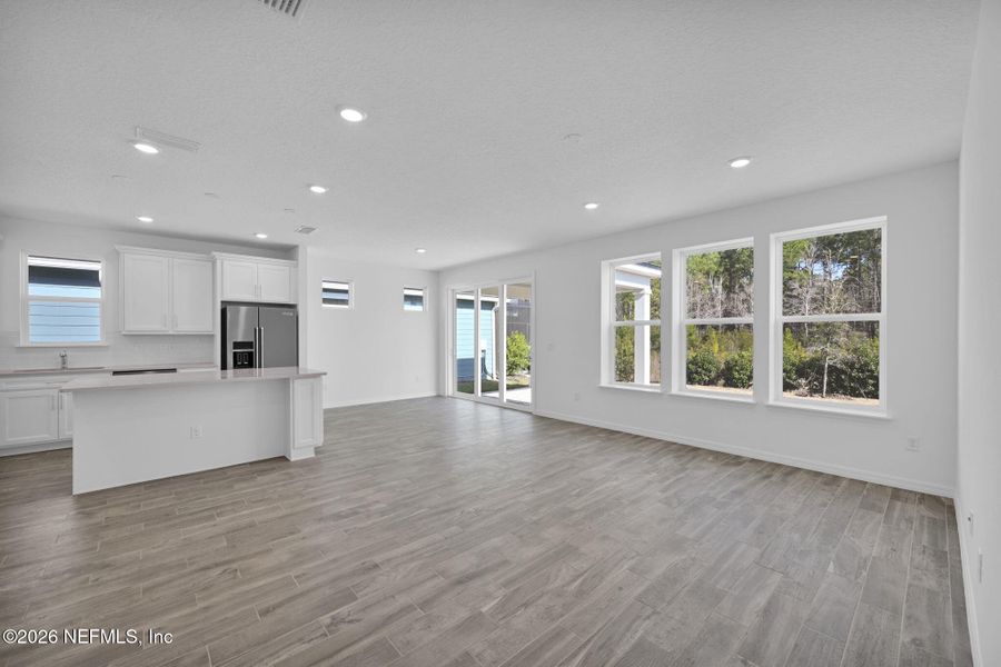 Spacious, unfurnished interior of a new home in Del Webb Wildlight, Yulee (Image 15).