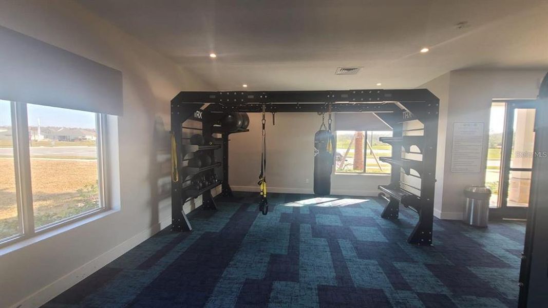 Spacious, unfurnished interior of a new home in Storey Creek, Kissimmee (Image 31).