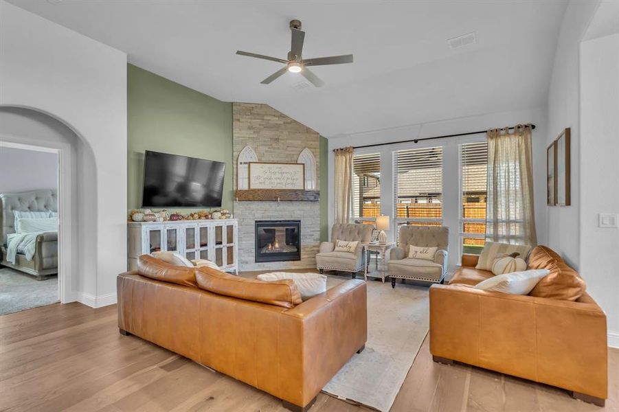 Furnished interior view inside a new home in Country Lakes Classic 50, Denton (Image 8). Furnished interior view inside a new home in Country Lakes Classic 50, Denton (Image 8).