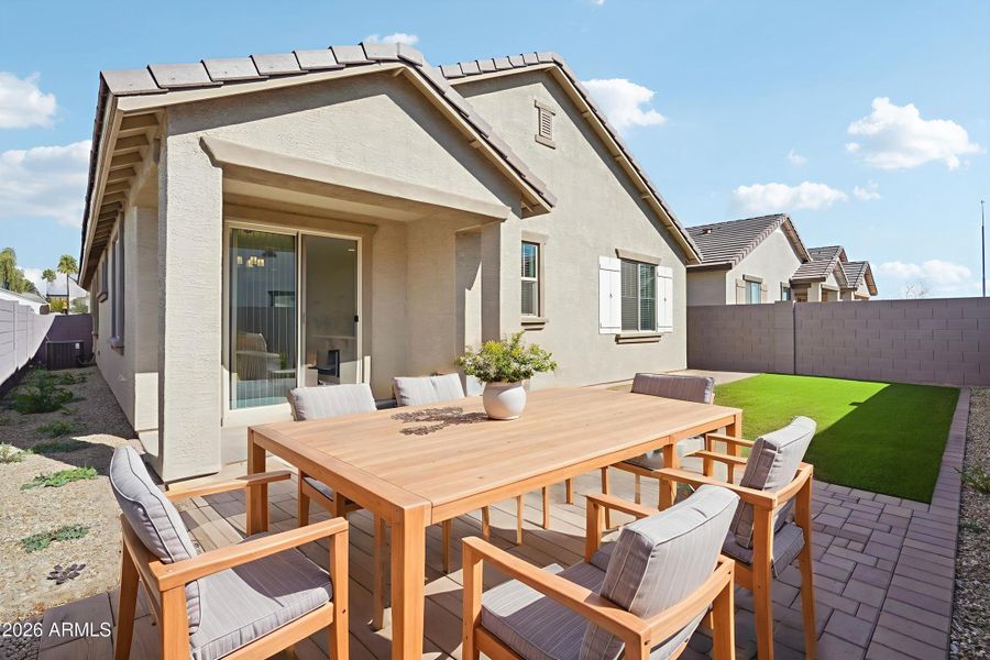 33-web-or-mls-W-Vale-Dr-S0502-033 - Outd