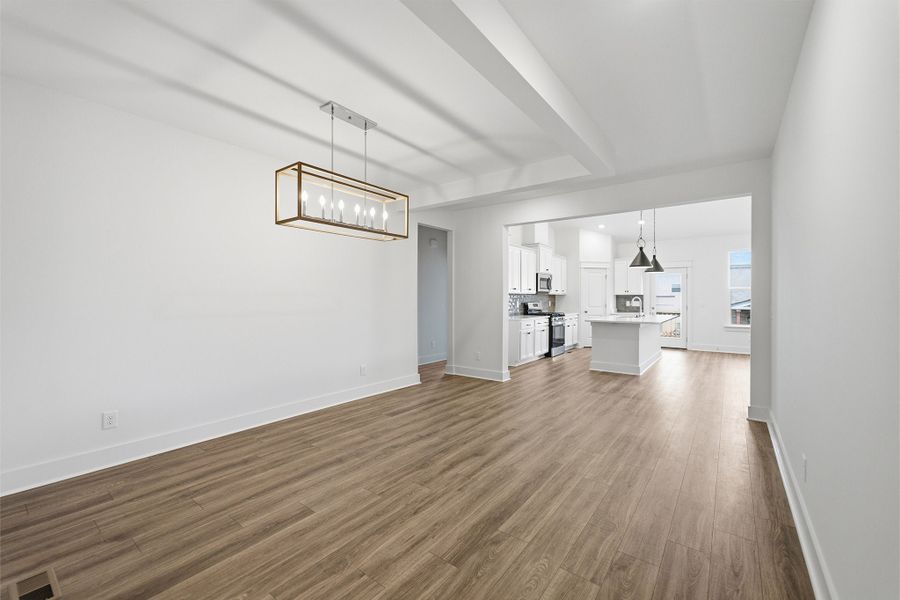 Spacious, unfurnished interior of a new home in McCain's Station, Gallatin (Image 47). Spacious, unfurnished interior of a new home in McCain's Station, Gallatin (Image 47).