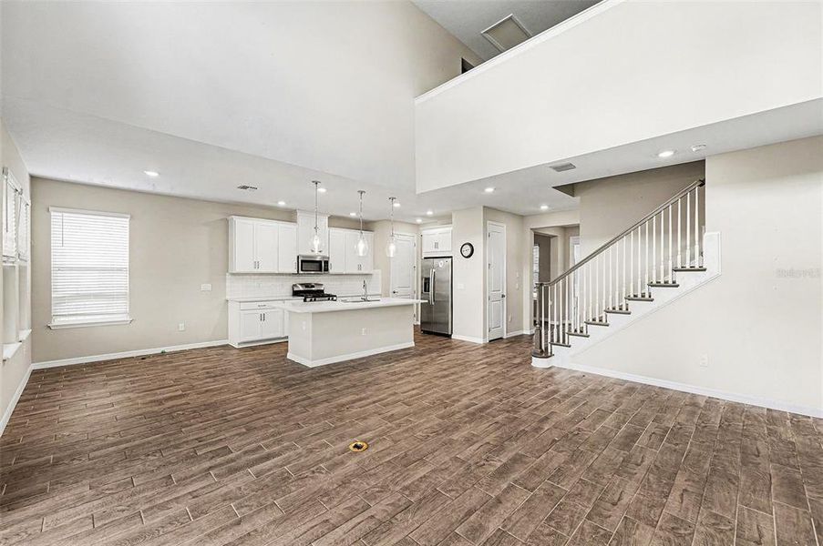 Spacious, unfurnished interior of a new home in Eave's Bend at Artisan Lakes, Palmetto (Image 20).