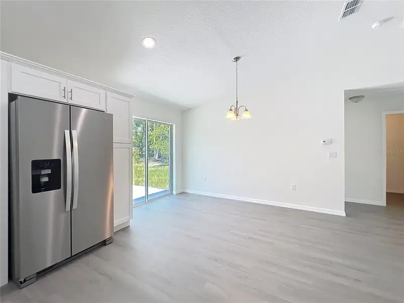 Spacious, unfurnished interior of a new home in , Dunnellon (Image 23).