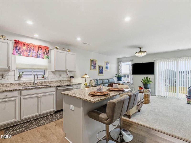 09-Open Floor Plan 09-Open Floor Plan