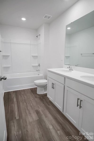 Furnished interior view inside a new home in , Kings Mountain (Image 19).