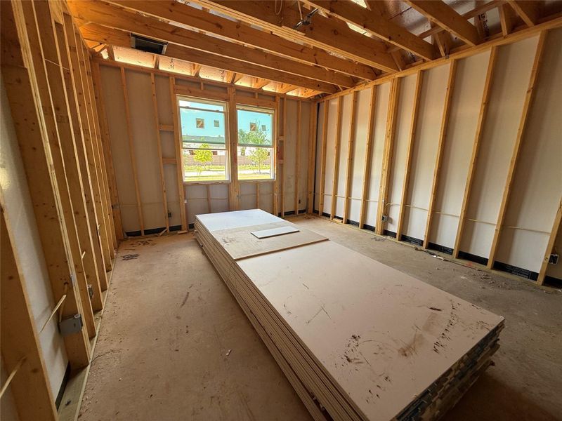 Spacious, unfurnished interior of a new home in Berry Creek Highlands, Georgetown (Image 23).