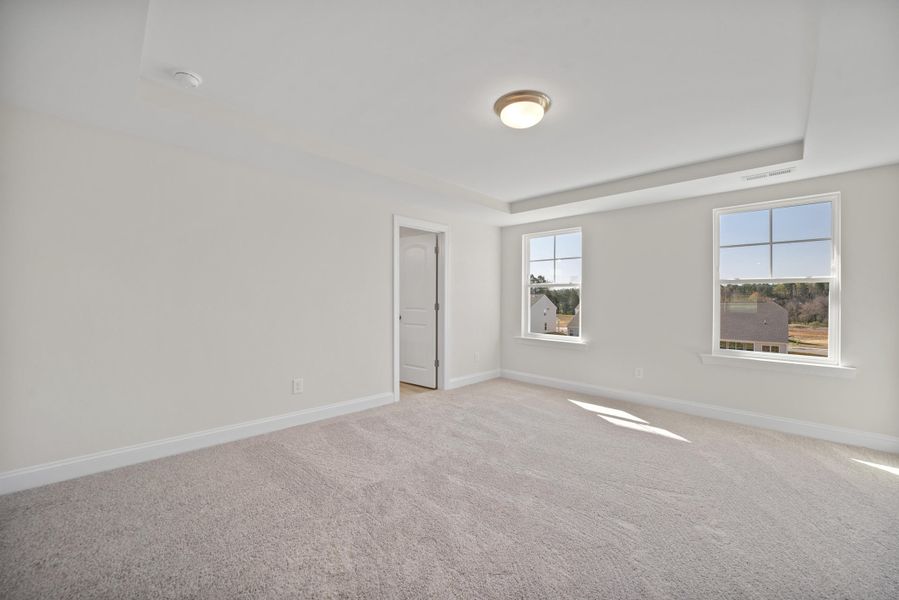 Spacious, unfurnished interior of a new home in Oakley Pointe, Moncks Corner (Image 17).