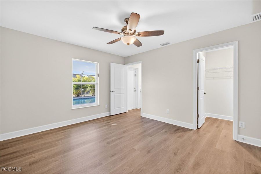 Spacious, unfurnished interior of a new home in Cape Coral, Cape Coral (Image 28).