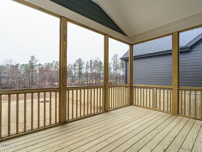 037-1280x960-screened-porch