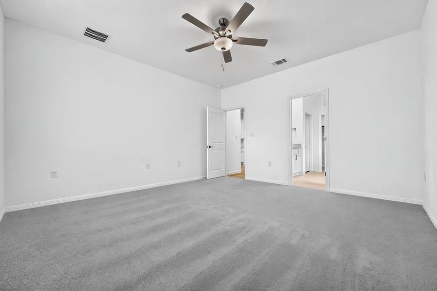 Spacious, unfurnished interior of a new home in Lisso, Pflugerville (Image 16).