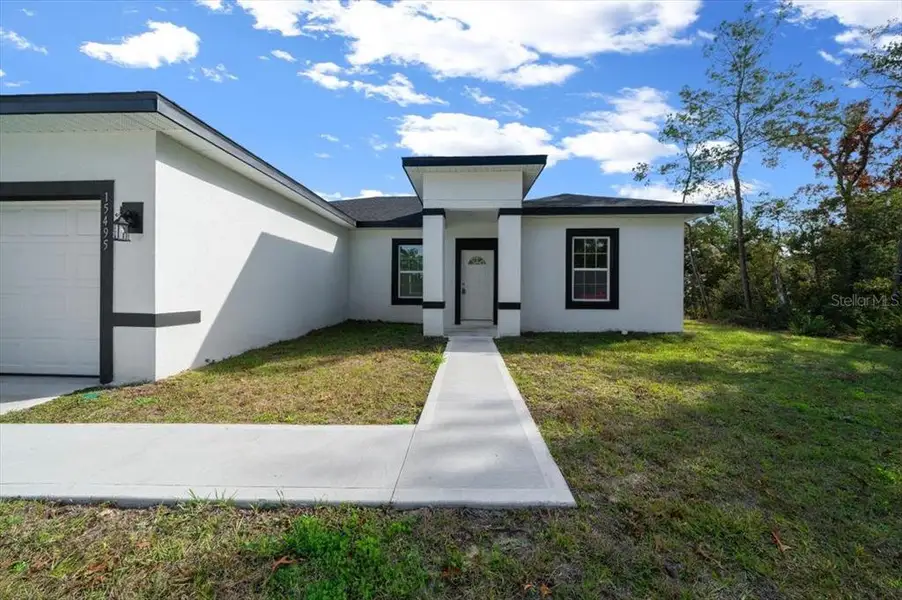 Exterior details and patio area of a home in , Ocala (Image 3).