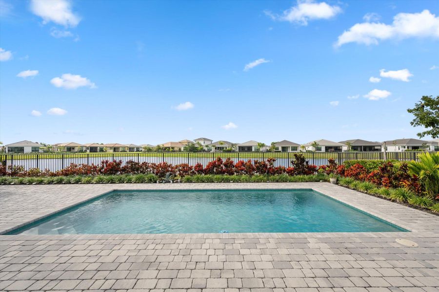 Community amenities in , The Acreage (Image 59).