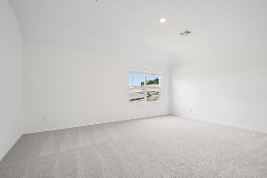 Spacious, unfurnished interior of a new home in Clayton Ranch, Copperas Cove (Image 30).
