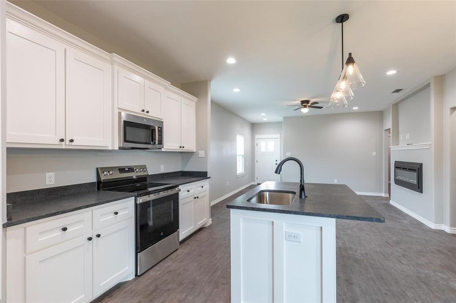 Furnished interior view inside a new home in , Abilene (Image 7).