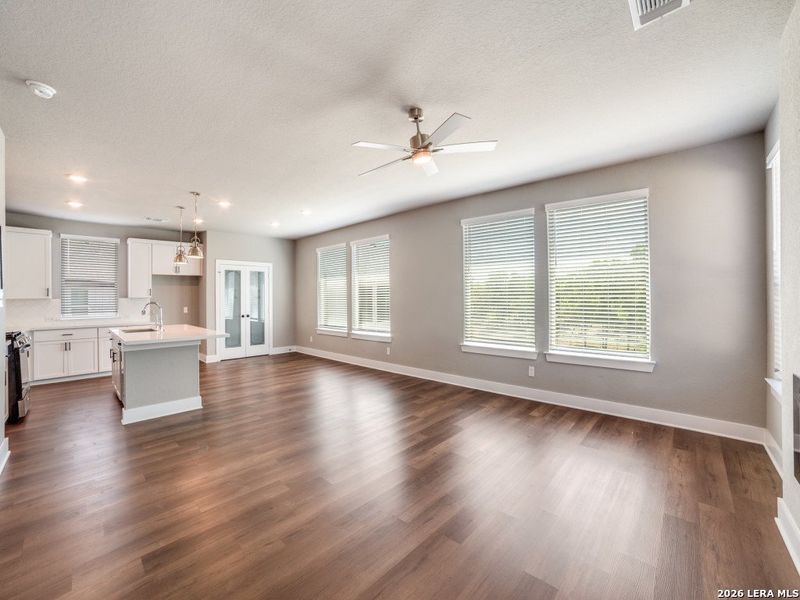 Spacious, unfurnished interior of a new home in Stillwater Ranch, San Antonio (Image 24).