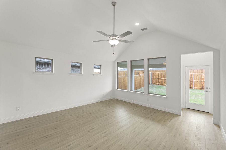 Spacious, unfurnished interior of a new home in Clearview Ranch, Royse City (Image 14).
