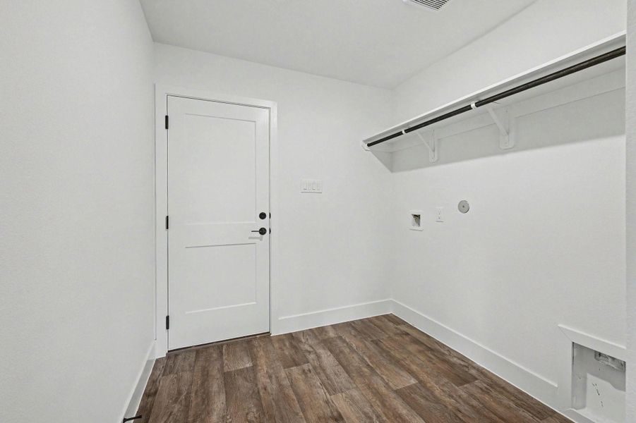 Spacious, unfurnished interior of a new home in , Angleton (Image 22). Spacious, unfurnished interior of a new home in , Angleton (Image 22).
