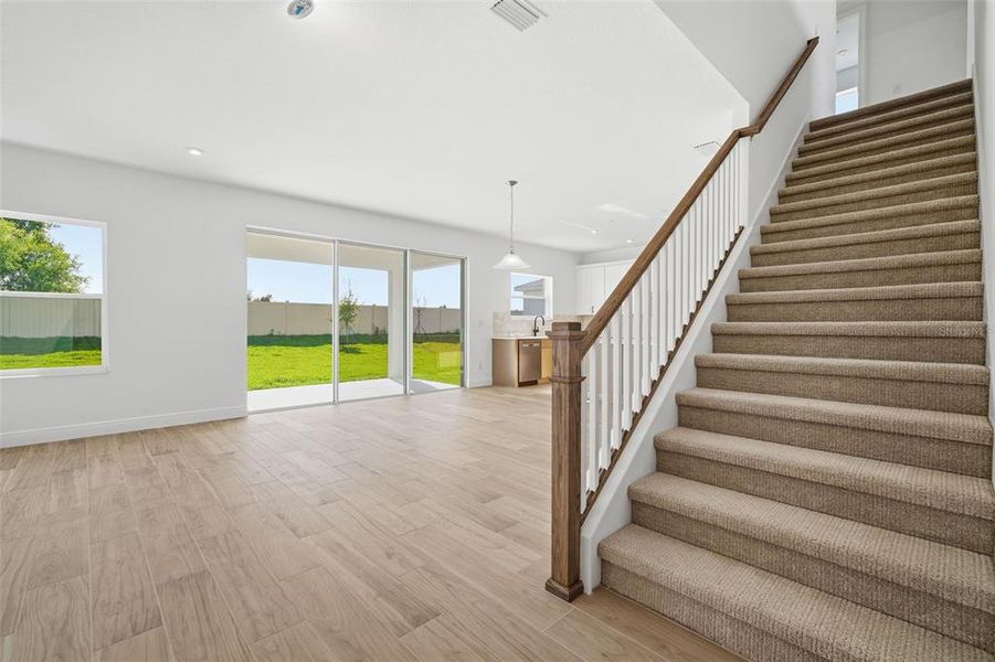Spacious, unfurnished interior of a new home in Fieldstone, Plant City (Image 24).
