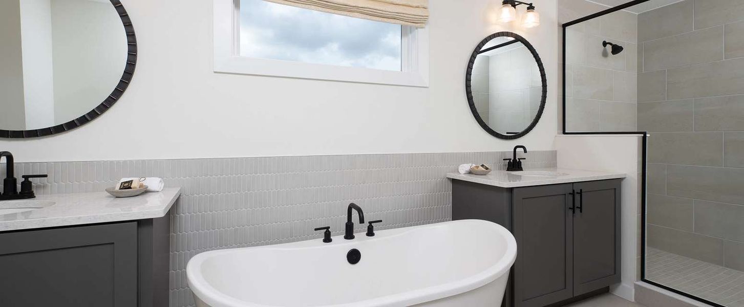 Representative furnished interior of a home built from the Moseley by Ashton Woods in Lake Cawood Cove, Windermere (Image 11).