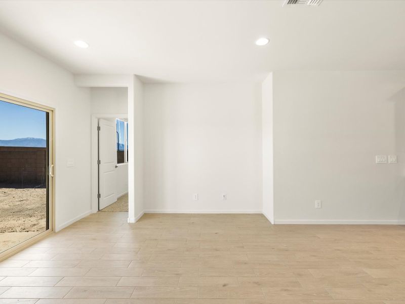 Welcome to the 1320 floorplan image taken at Fieldstone at Gladden Farms in Marana, AZ. Welcome to the 1320 floorplan image taken at Fieldstone at Gladden Farms in Marana, AZ.