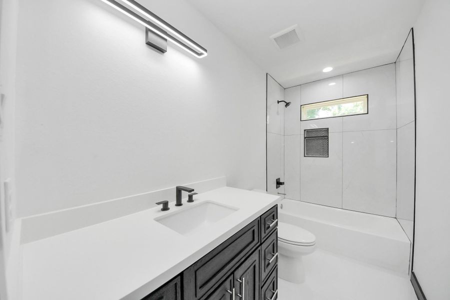 Furnished interior view inside a new home in , Splendora (Image 17).