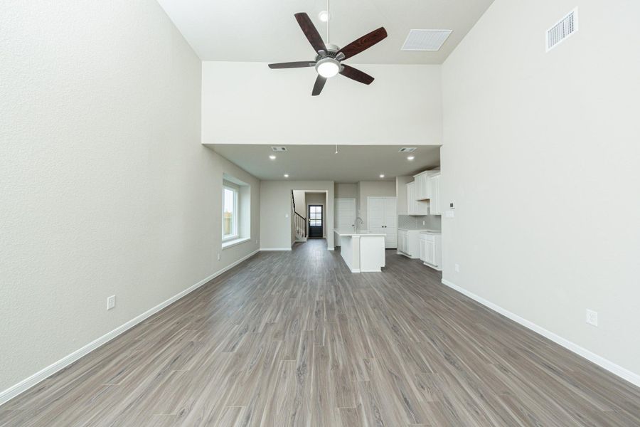 Spacious, unfurnished interior of a new home in River Ranch, Dayton (Image 20).