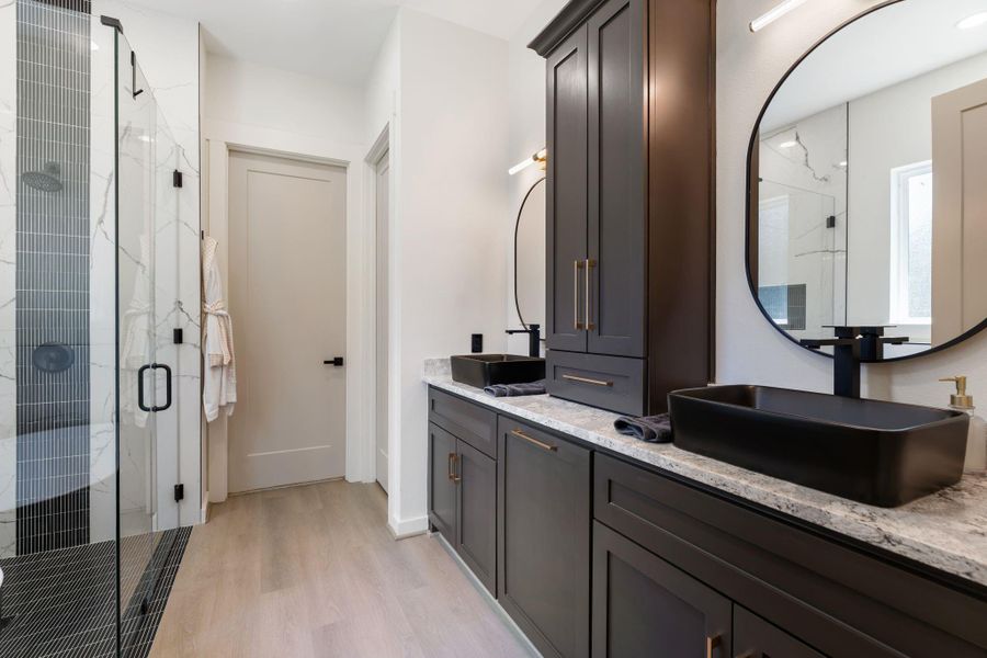 Furnished interior view inside a new home in , Livingston (Image 16).